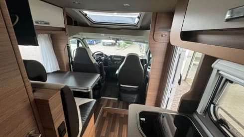 Luxurious 2-person camper, very complete, not too big