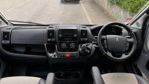 Denis – 4 berth Peugeot bus from 2017