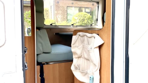 Light and spacious family camper with bunk beds