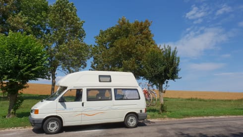 Carmen – Volkswagen T4 camper 'Carmen' with alcove