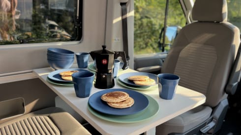 Bonnie – 4p Volkswagen bus from 2022