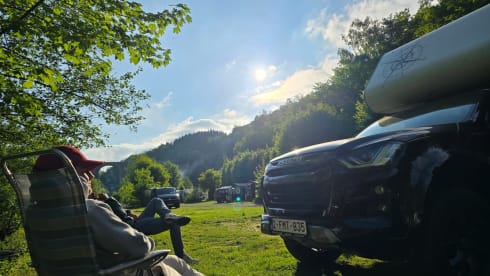 Frank & Frieda – Pick up & set up unit for 2 to 3 persons!