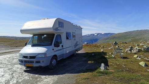 5 pers. camper, off grid, lots of space