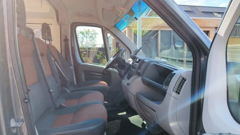 Elmo – Fiat Ducato camper van 