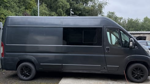 CHRISSY THE CAMPER – Autobus Citroën a 4 posti letto del 2014