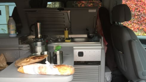 Marco Polo Adventurer  – camper black, excellent condition, with tinted glass in the back for lots of privacy