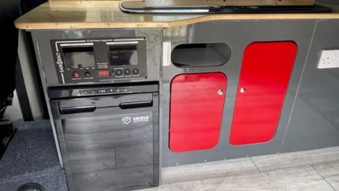 Reddy – VW Transporter MANUAL Pop Top 4 Berth