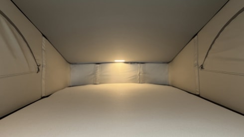 4p Volkswagen campervan uit 2023