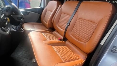 4 berth Renault Trafic campervan from 2015