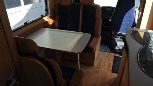 Widely equipped 4p Fiat Dethleffs with double bed, bunk bed.