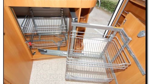 EcoVip Camper – Superluxe ruime familie camper, prachtig italiaans interieur met airco!