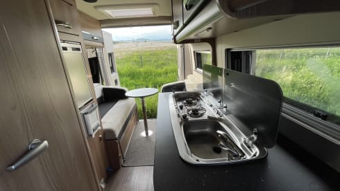 The Catbus  – 4 Berth Swift Select 184 (2017)