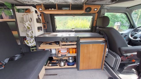 4p Volkswagen campervan with lifting roof tent