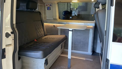 VW T6 – Aloha beach camper lemon, very luxurious inside