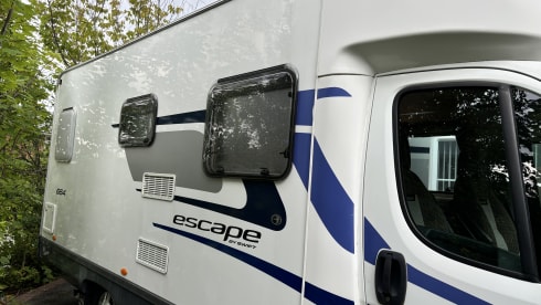 Mary Hen – Swift Escape 664 4 Berth Motorhome
