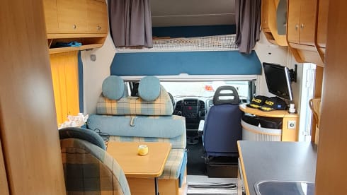 Home #72 – 6p family Knaus sun traveler with alcove.