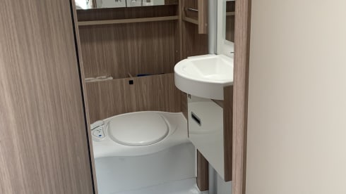 Integral very spacious camper Mercedes Burstner 2020