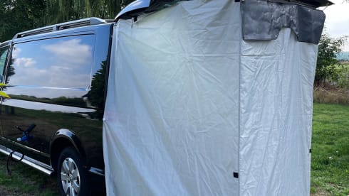 Van VW T5 with pop-up