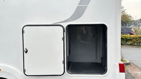 Volledig off-grid reizen met onze comfortabel uitgeruste 2p camper