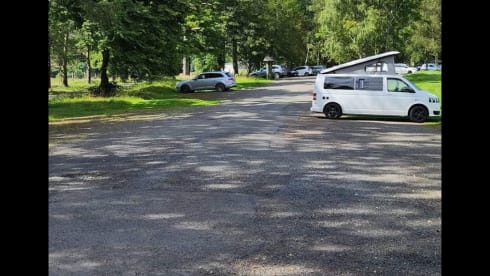 Lizzy the camperess  – 4 berth Volkswagen campervan from 2012