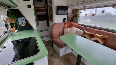 Foxy Adventure – 4p Hymer integrated from 2002 with many extras