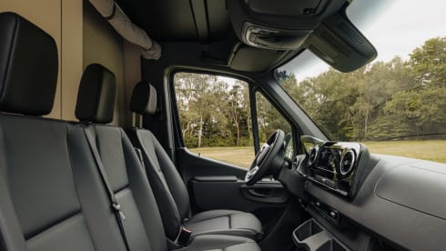 Comfort Double Camper – NEW Custom build Mercedes campervan uit 2024