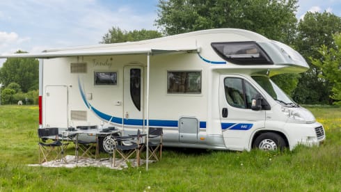 Available again for the summer. Relax with a luxury 4-6 person camper on your trip