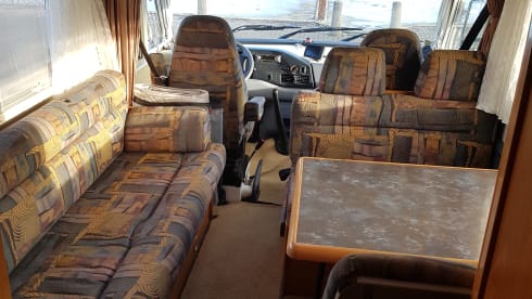 Spacious 4-5 person Hymer (very suitable for young families)