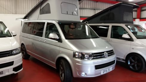 Camper Van Beethoven – 4 berth pop top Volkswagen campervan, 2015