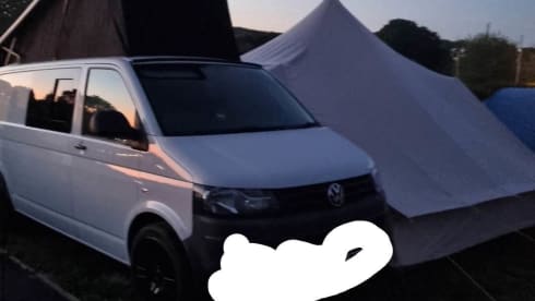 Guinevere – T5.1 Brand new  conversion - 4 berth Volkswagen bus from 2011