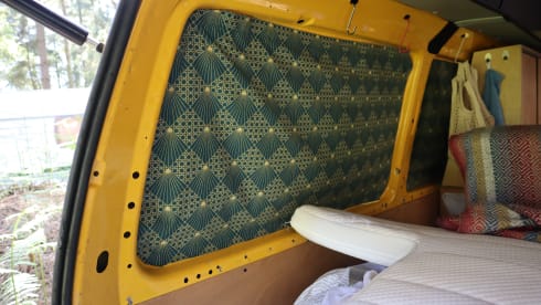 De Gele Bus – On the road with the Yellow Bus! (VW T4 from '99)