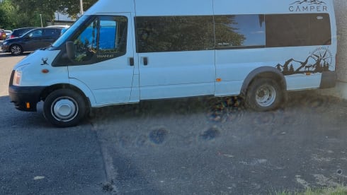 Boujee Bella – 4 berth Ford campervan 