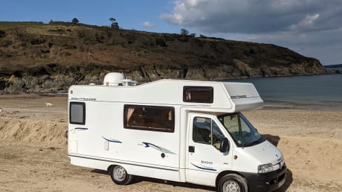 Kernow Explorer – Family motorhome for 4 in the heart of Cornwall