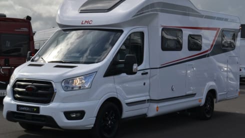 15 LMC H664 – Lmc Tourer Lift (2024) 2-4 persons automatic