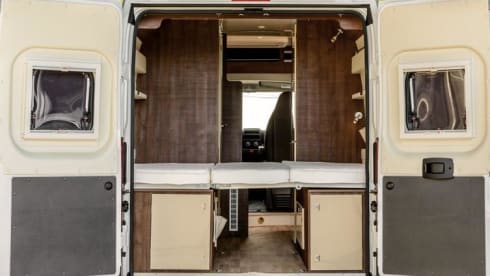 I-type – New bus camper with 4 permanent sleeping places
