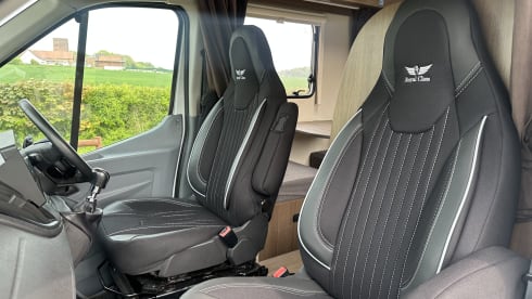Large 6 berth modern motorhome