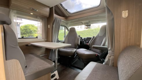 4P Luxury Carado Camper fully equipped
