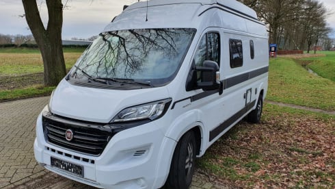Hymer Grand Canyon, automatic, km free, 4 persons from 2017