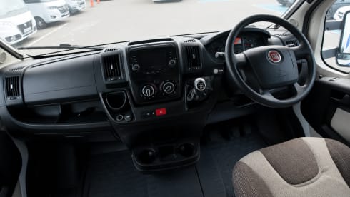 6 berth Swift alcove from 2017