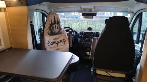 2-seater Knaus semi-integrated from 2026