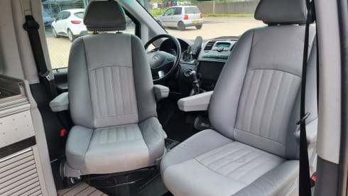 2-person Mercedes-Benz campervan from 2011