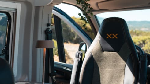 Desert – Premium Outdoor Van Rental