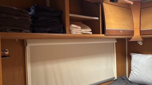 Dethleffs semi-integrated uit 2006 – 4p Dethleffs semi-integrated from 2006