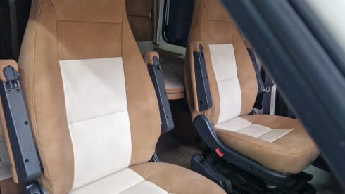 2p A. 3P Bürstner semi-integrated from 2014