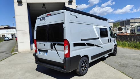 Menfys (2) veranda – Menfys VAN 3 MAXI S-Line (2) with veranda and photovoltaic