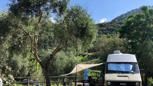Jacky – Hip and fully equipped camper bus!