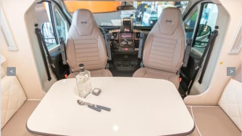 Horvathshouseonwheels – LUXURY Family Motorhome with 5 full sleeping places!