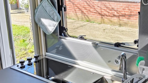 Vakantiemaatje – Adria Compact Plus SL automatic camper semi-internet 2 persons from 2019