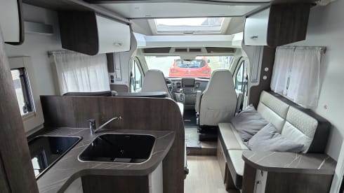 Bennie – New and spacious camper for family or couple