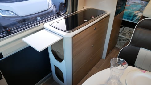 Mclouis 4 Menfys S-Line , 2 Sleeps / 4 Seats.